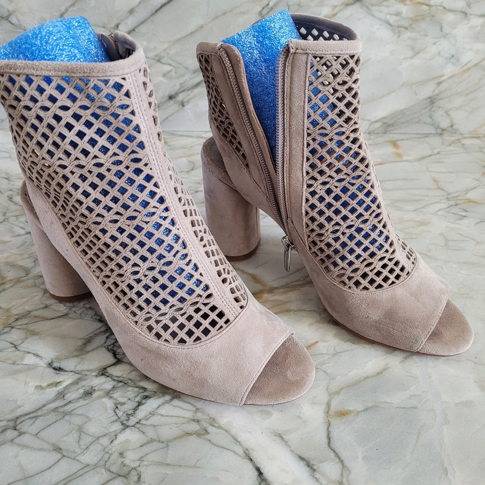 Open toe booties - Picture 5 of 9